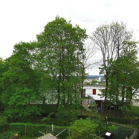 Bohnapartments: Stadtblick Zechenhaus Mit Balkon Und Parkplatz Apartment *